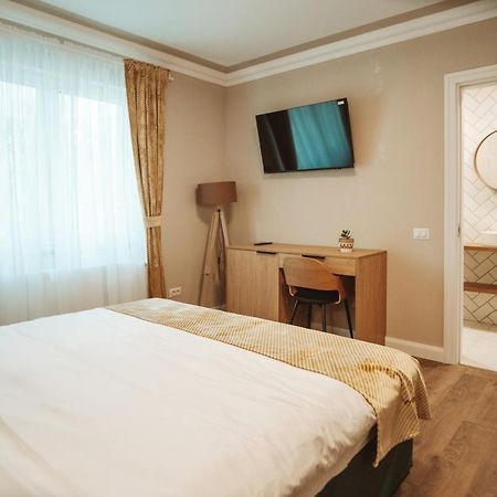 B59 Boutique Hotel Câmpulung Moldovenesc Buitenkant foto