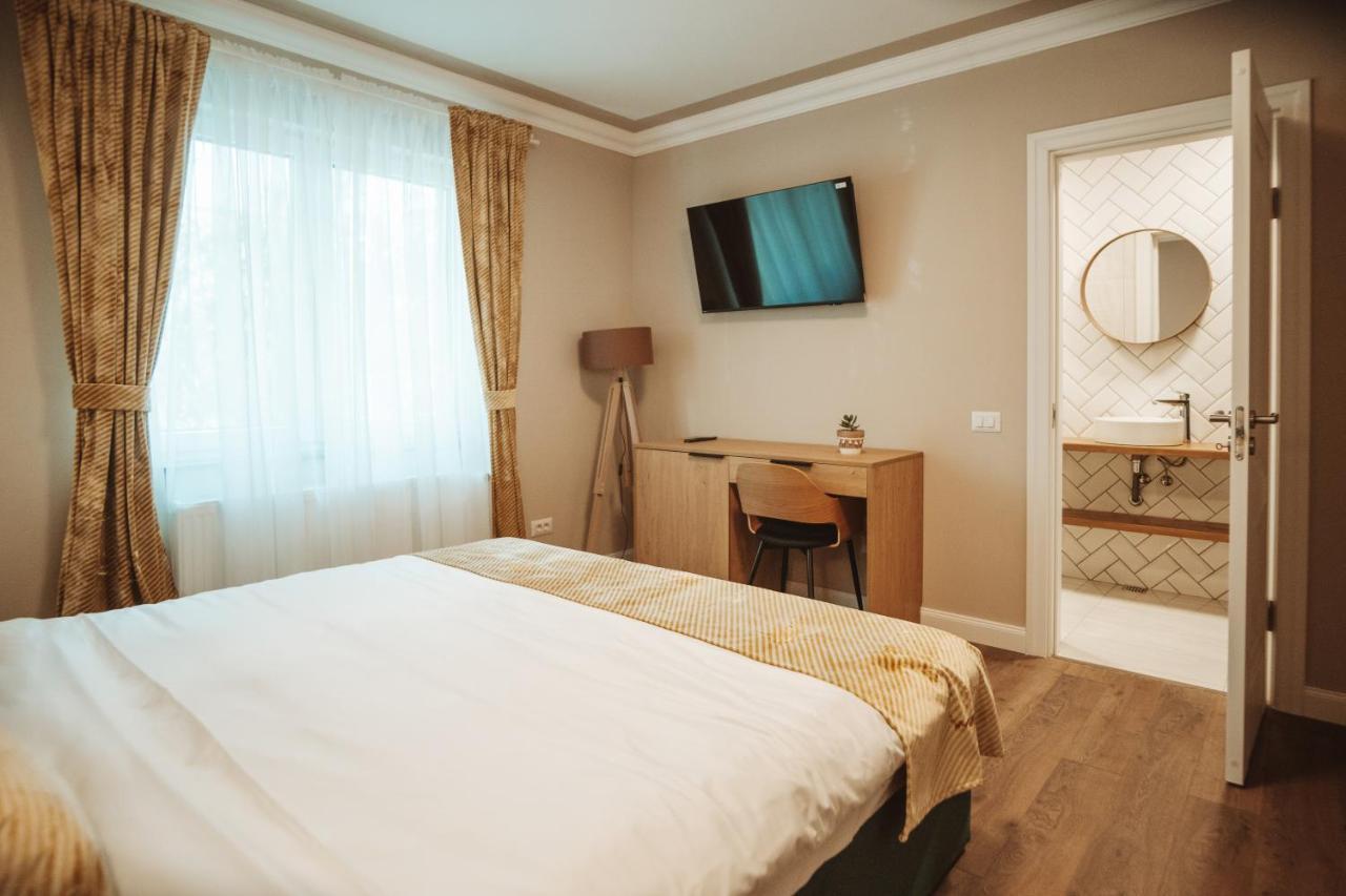 B59 Boutique Hotel Câmpulung Moldovenesc Buitenkant foto