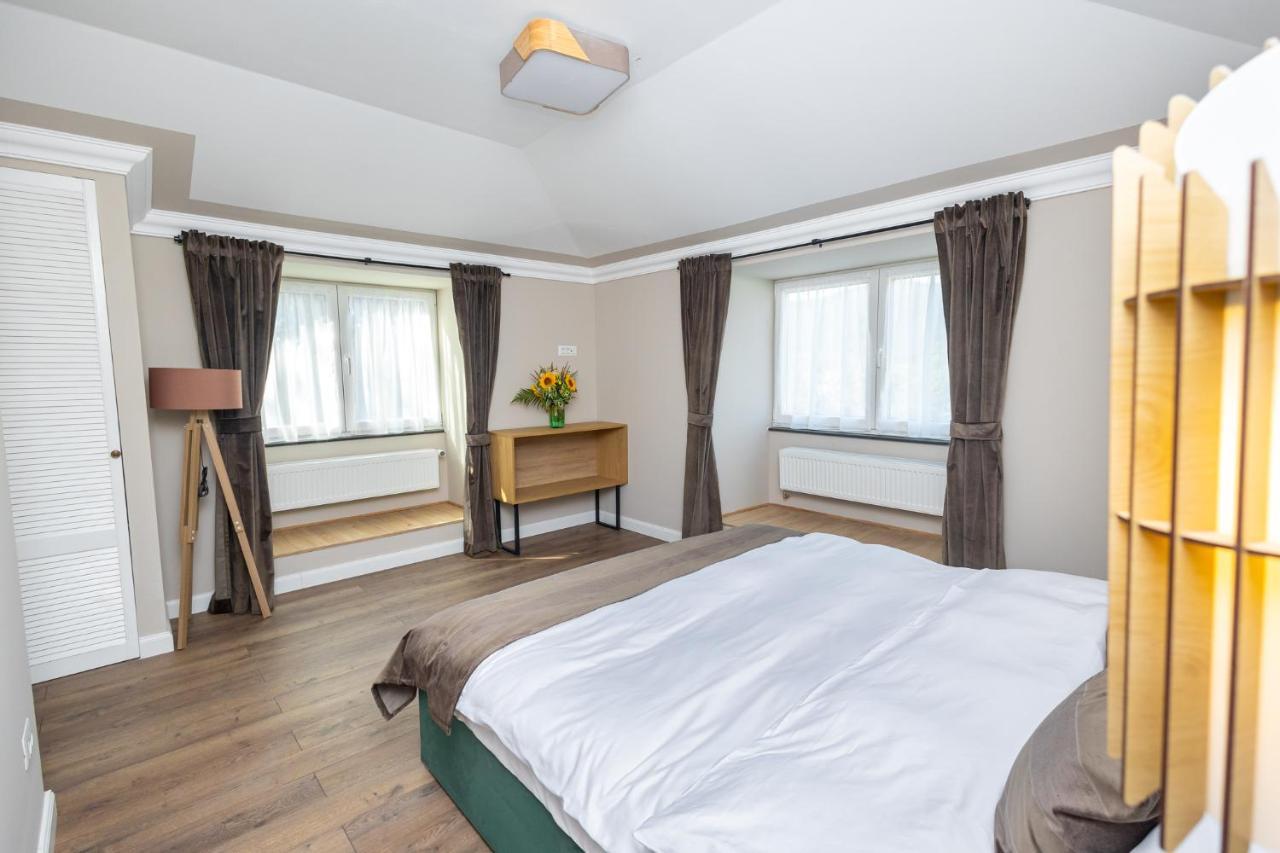 B59 Boutique Hotel Câmpulung Moldovenesc Buitenkant foto