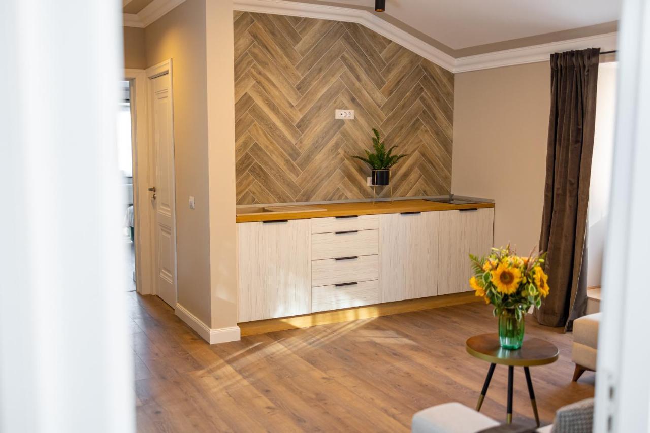 B59 Boutique Hotel Câmpulung Moldovenesc Buitenkant foto