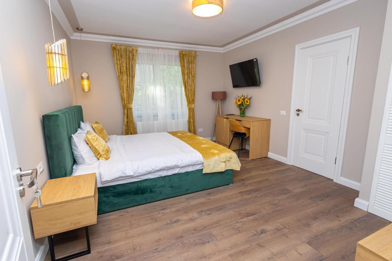 B59 Boutique Hotel Câmpulung Moldovenesc Buitenkant foto