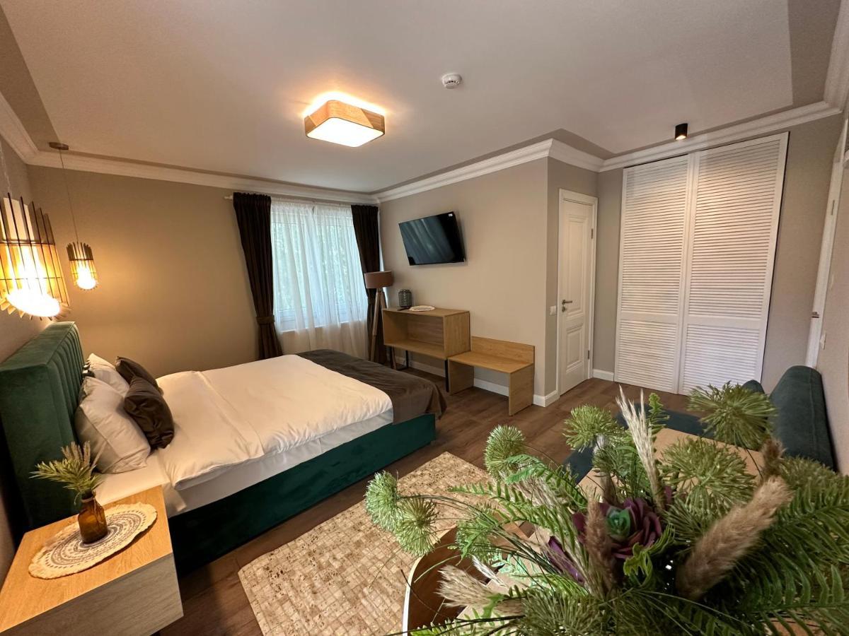 B59 Boutique Hotel Câmpulung Moldovenesc Buitenkant foto