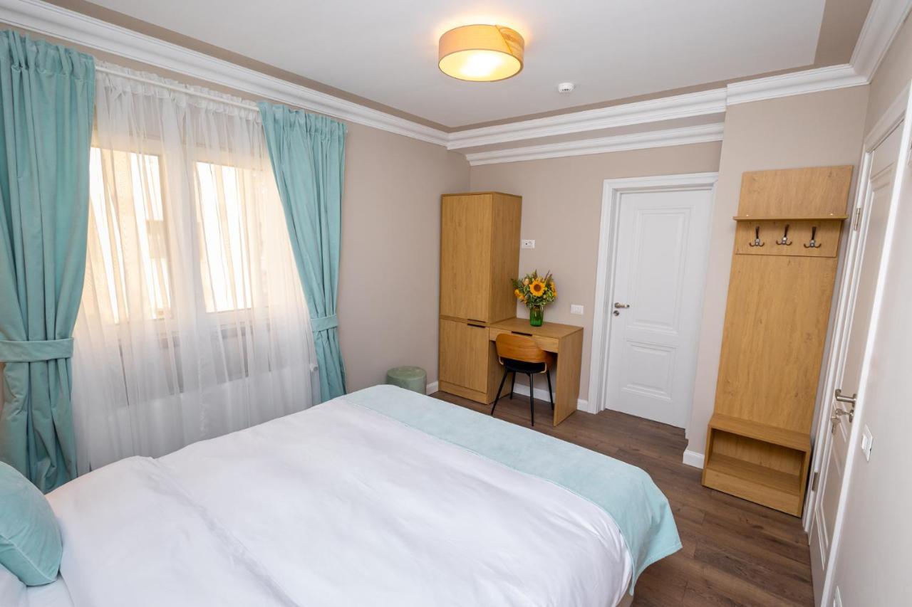 B59 Boutique Hotel Câmpulung Moldovenesc Buitenkant foto